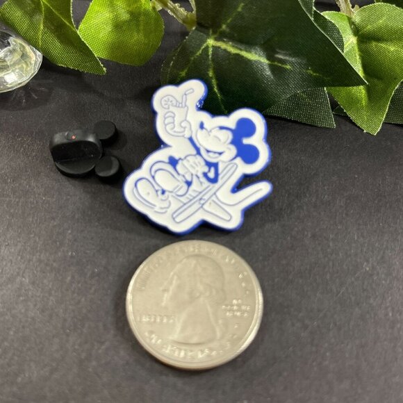 Disney Mickey Mouse Trading Pin Relaxing Brooch Drink Badge Lapel Pin Jewelry - Picture 3 of 8